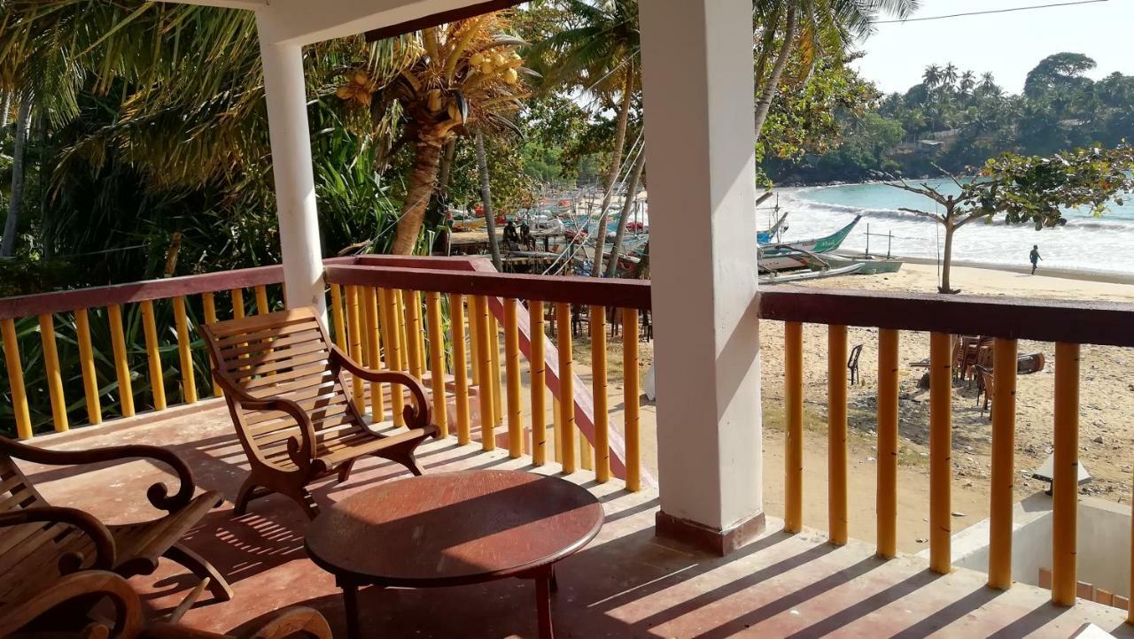 Kiralawella Beach Inn Matara Exterior foto